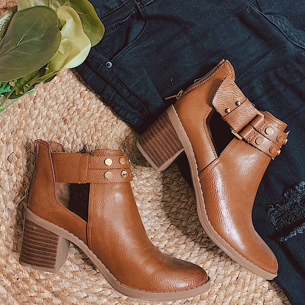 Bar III Wiley Women Round Toe Bootie